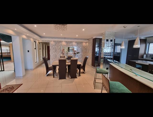 4 BEDROOM HOUSE FOR SALE IN UMHLANGA CENTRAL